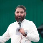 دانلود نماهنگ ملائکه میرسن از اون بالا محمدحسین حدادیان